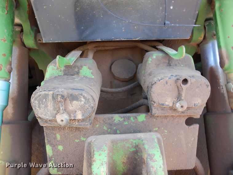 image for item HV9209 1992 John Deere 3255  MFWD tractor