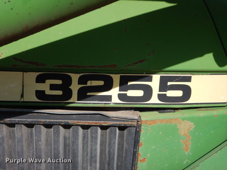 image for item HV9209 1992 John Deere 3255  MFWD tractor