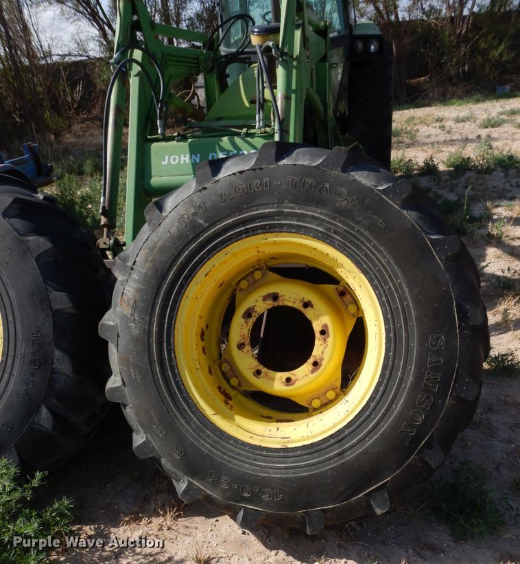 image for item HV9209 1992 John Deere 3255  MFWD tractor