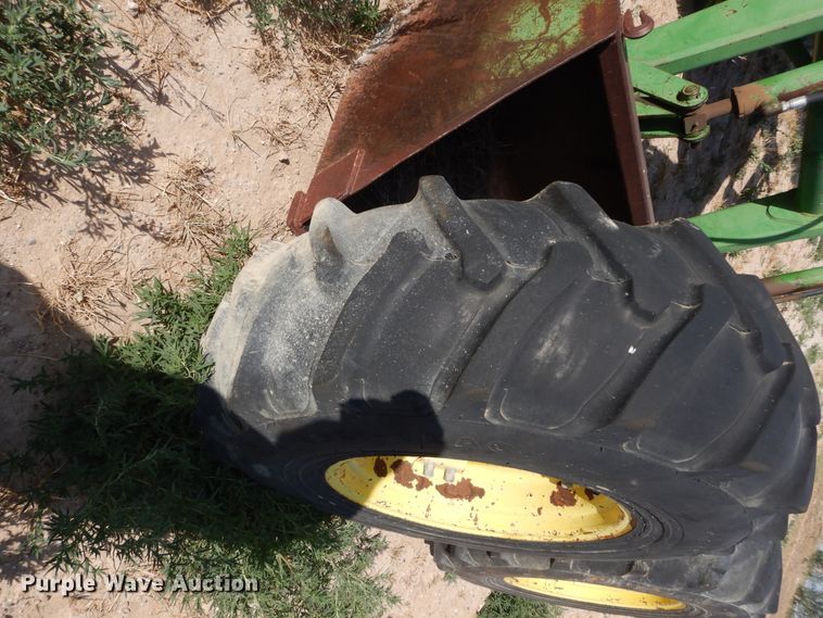 image for item HV9209 1992 John Deere 3255  MFWD tractor