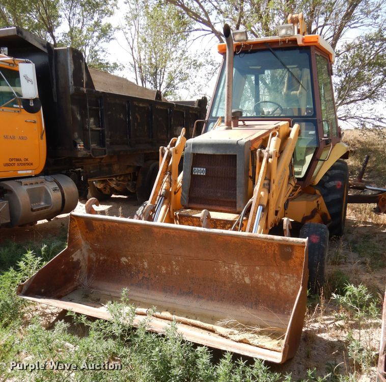 image for item HV9215 Case 580K  backhoe