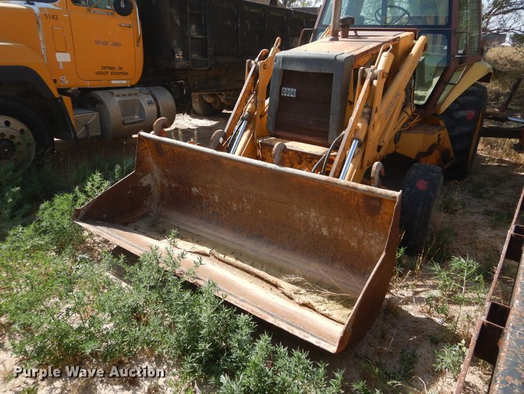 image for item HV9215 Case 580K  backhoe