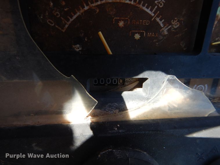 image for item HV9217 John Deere 770  tractor