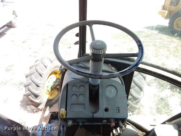 image for item HV9218 1983 John Deere 4450  tractor