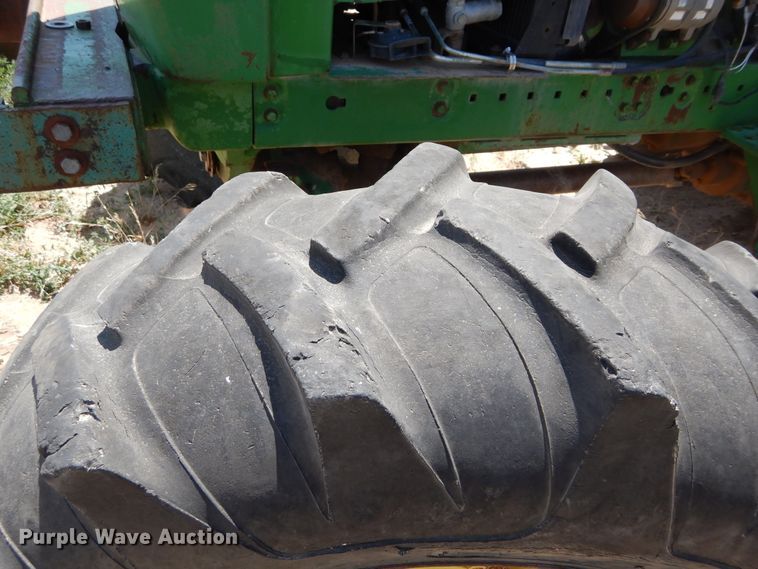 image for item HV9218 1983 John Deere 4450  tractor