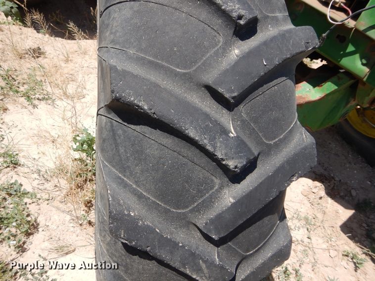 image for item HV9218 1983 John Deere 4450  tractor