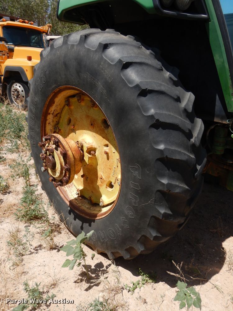 image for item HV9218 1983 John Deere 4450  tractor