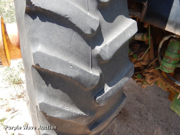 image for item HV9218 1983 John Deere 4450  tractor