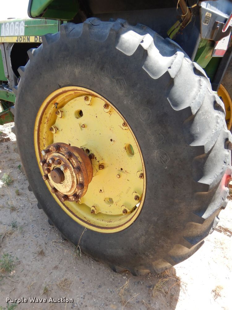 image for item HV9218 1983 John Deere 4450  tractor