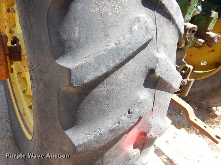 image for item HV9218 1983 John Deere 4450  tractor