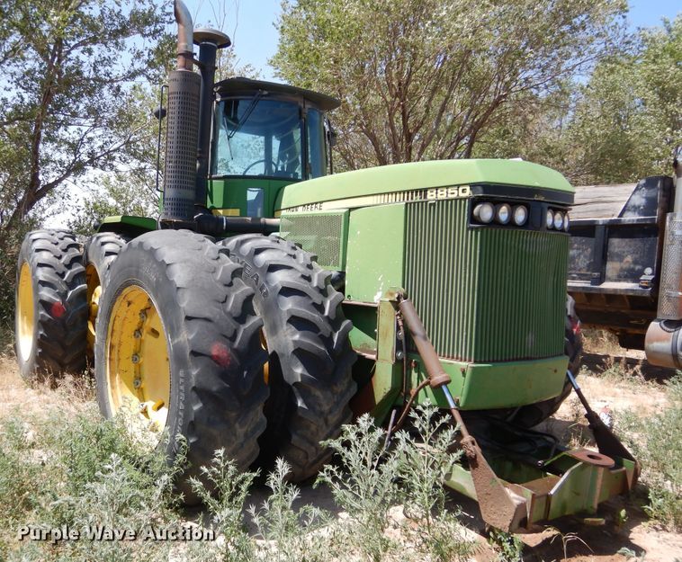 image for item HV9219 1985 John Deere 8850  4WD tractor