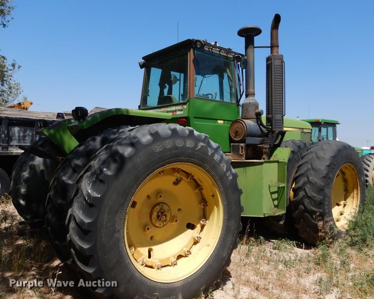 image for item HV9219 1985 John Deere 8850  4WD tractor