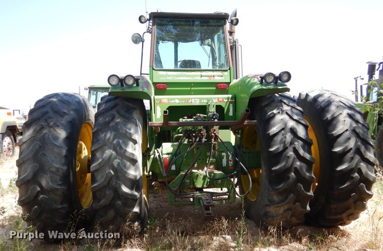 image for item HV9219 1985 John Deere 8850  4WD tractor