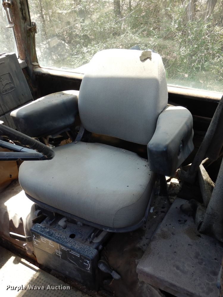 image for item HV9219 1985 John Deere 8850  4WD tractor