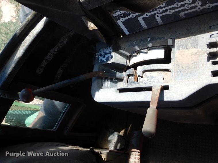 image for item HV9219 1985 John Deere 8850  4WD tractor