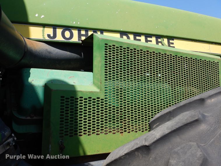 image for item HV9219 1985 John Deere 8850  4WD tractor