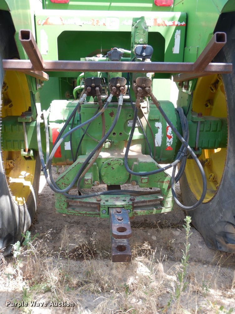 image for item HV9219 1985 John Deere 8850  4WD tractor