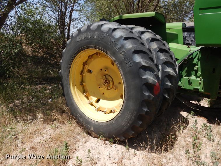 image for item HV9219 1985 John Deere 8850  4WD tractor