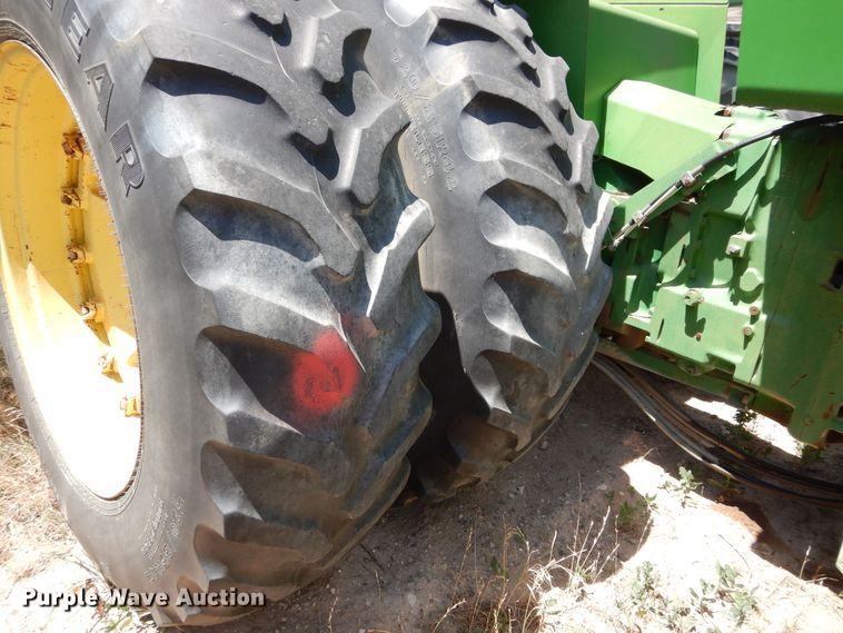 image for item HV9219 1985 John Deere 8850  4WD tractor