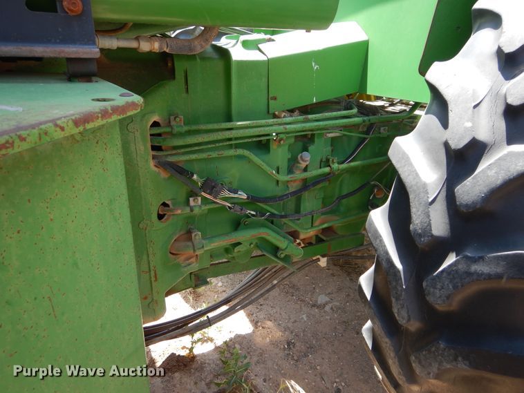 image for item HV9219 1985 John Deere 8850  4WD tractor