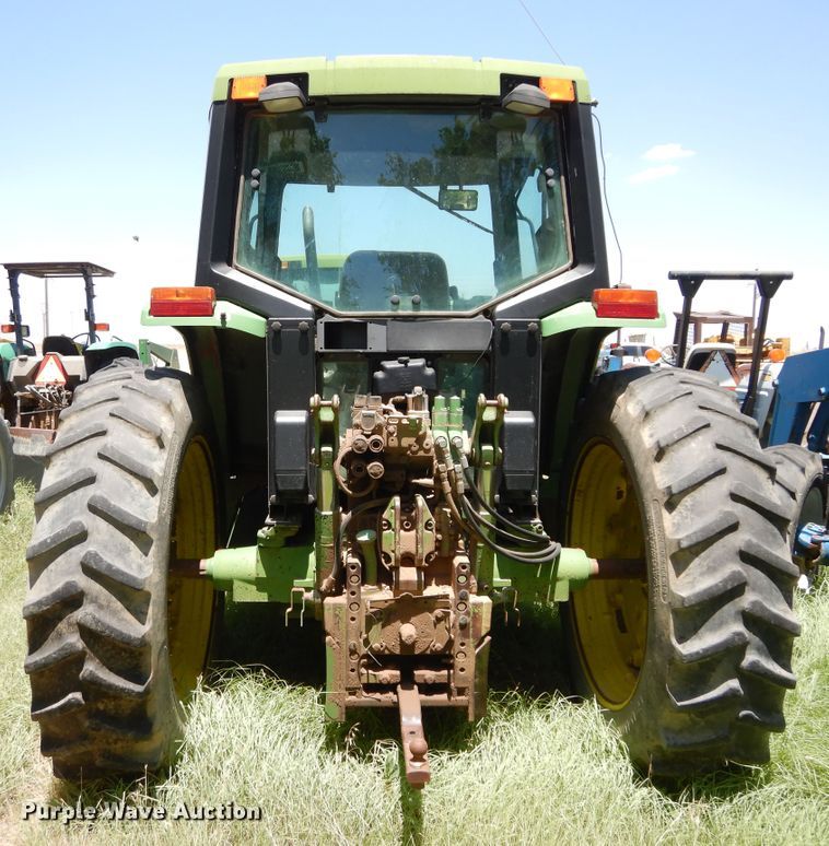 image for item HV9220 1993 John Deere 6400  tractor