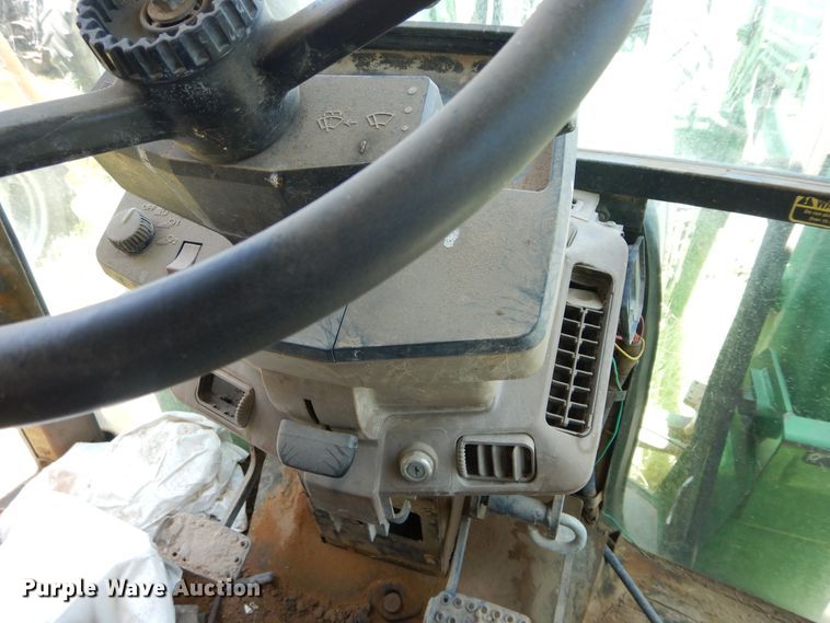 image for item HV9220 1993 John Deere 6400  tractor