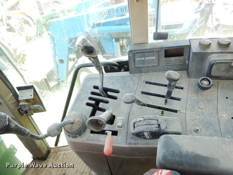 image for item HV9220 1993 John Deere 6400  tractor