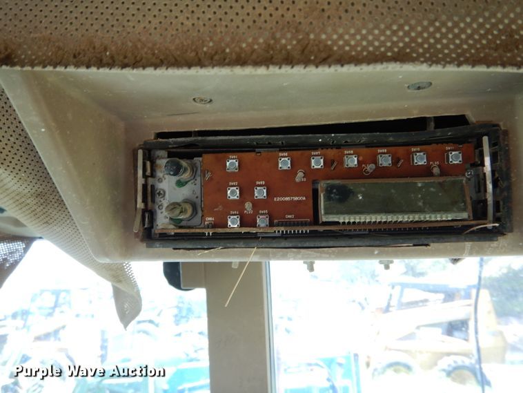 image for item HV9220 1993 John Deere 6400  tractor