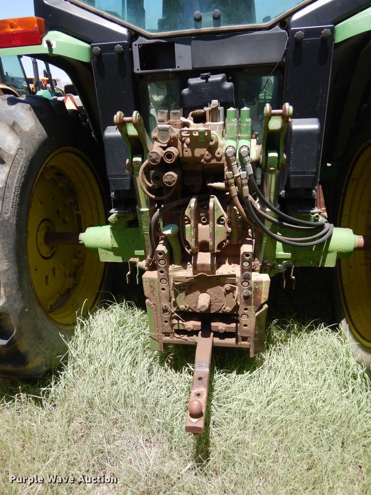 image for item HV9220 1993 John Deere 6400  tractor