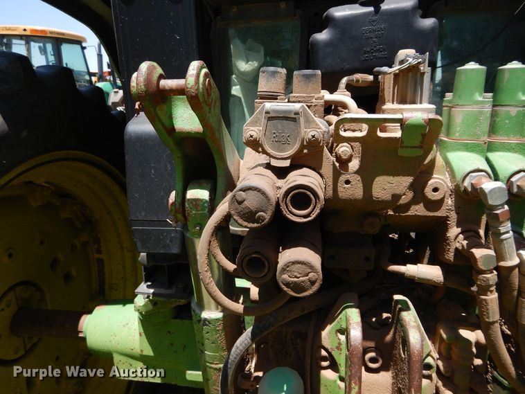 image for item HV9220 1993 John Deere 6400  tractor