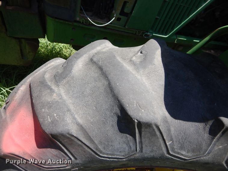 image for item HV9220 1993 John Deere 6400  tractor