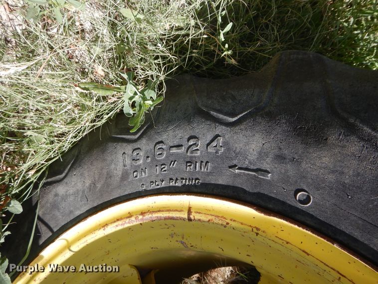 image for item HV9220 1993 John Deere 6400  tractor