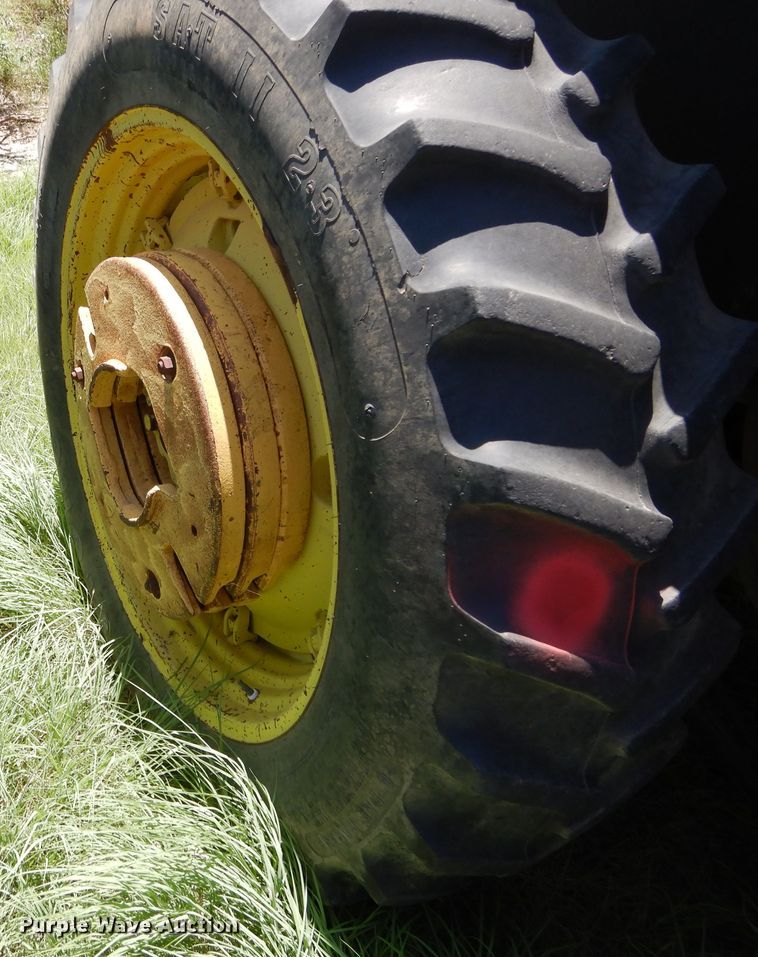 image for item HV9220 1993 John Deere 6400  tractor