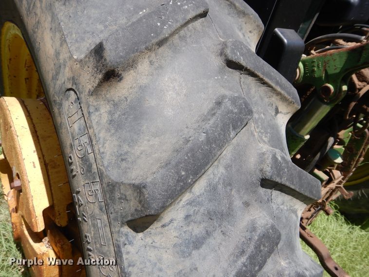 image for item HV9220 1993 John Deere 6400  tractor