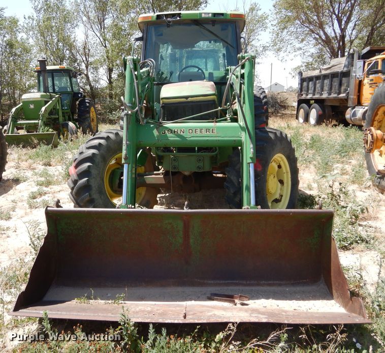 image for item HV9221 1995 John Deere 6400  tractor