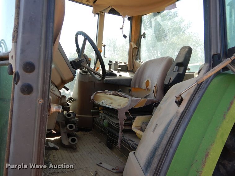 image for item HV9221 1995 John Deere 6400  tractor