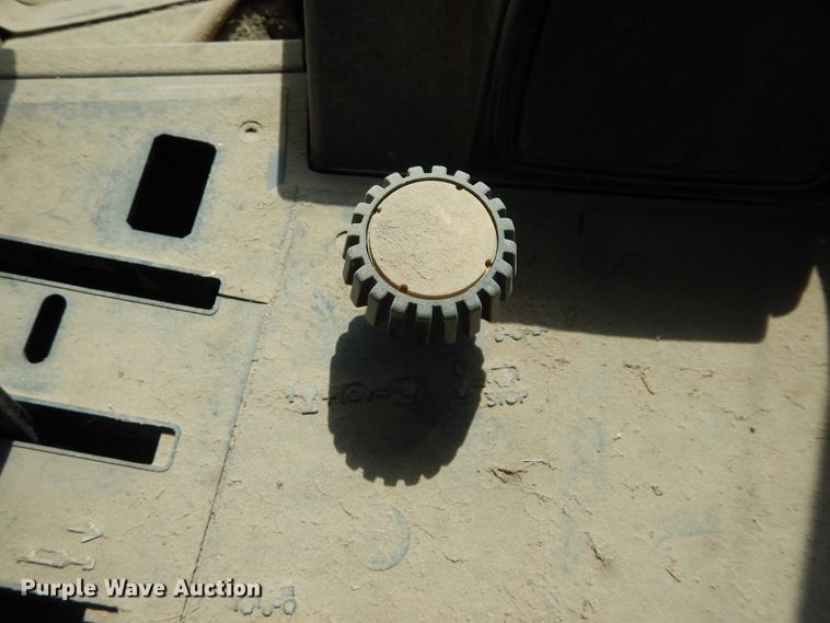 image for item HV9221 1995 John Deere 6400  tractor