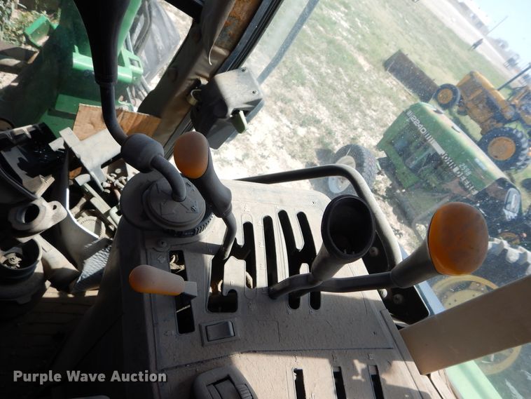 image for item HV9221 1995 John Deere 6400  tractor