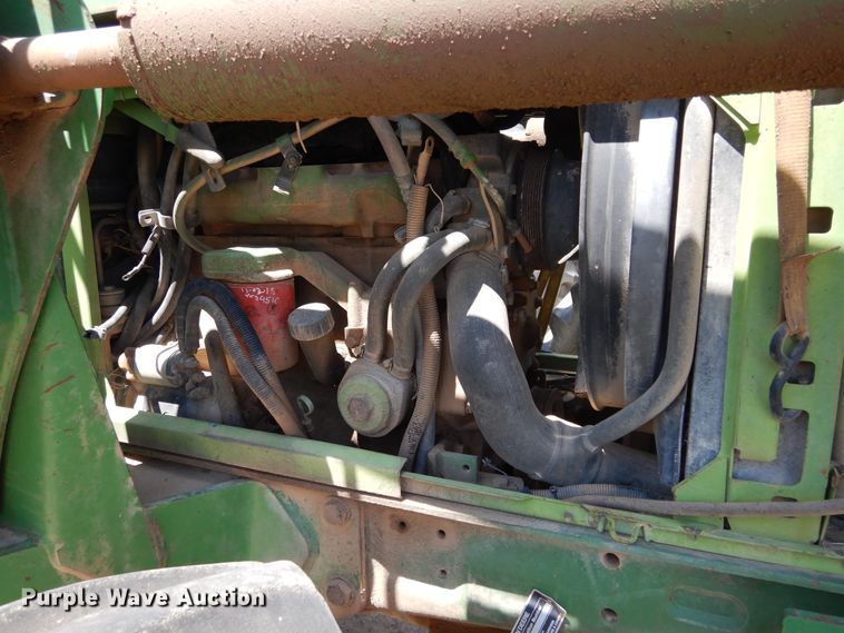 image for item HV9221 1995 John Deere 6400  tractor