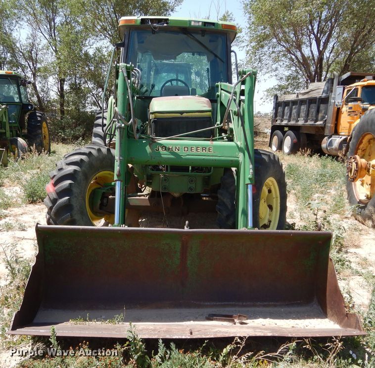 image for item HV9221 1995 John Deere 6400  tractor