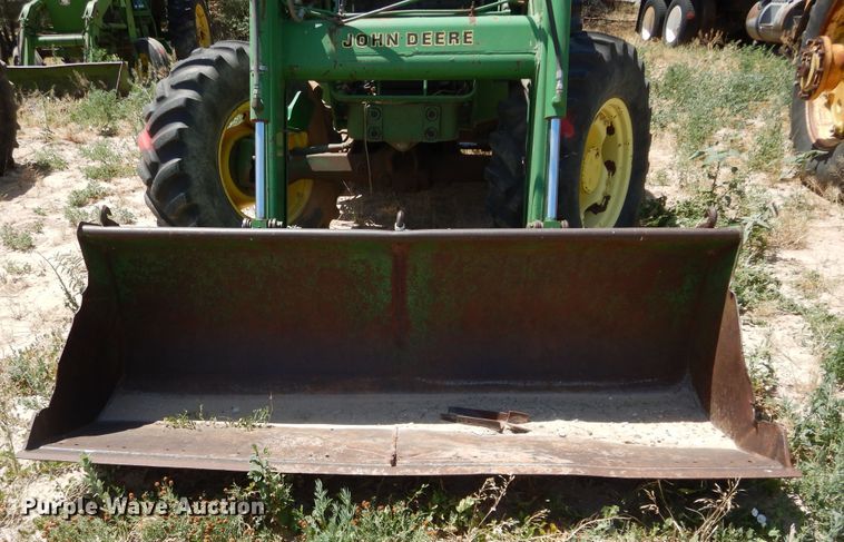 image for item HV9221 1995 John Deere 6400  tractor