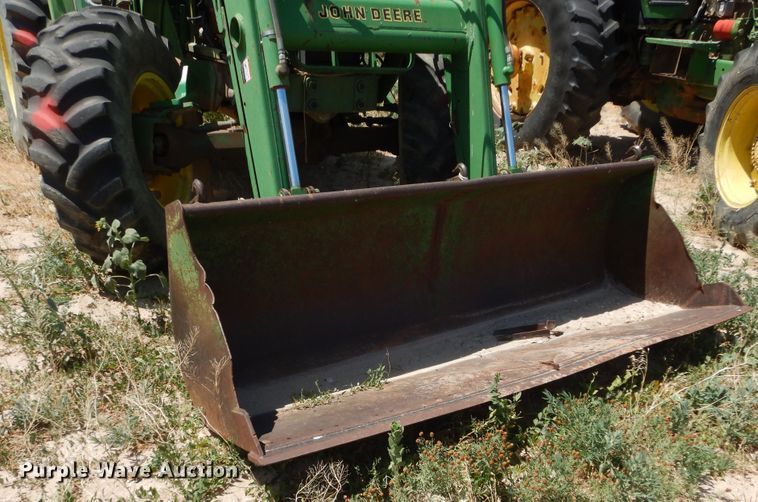 image for item HV9221 1995 John Deere 6400  tractor