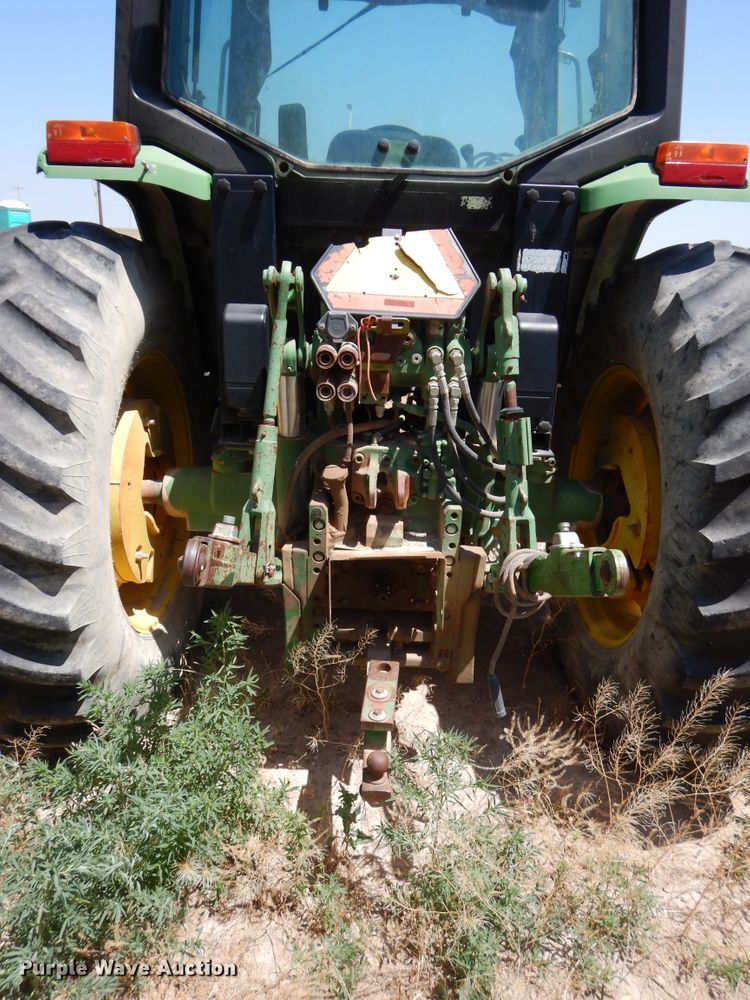 image for item HV9221 1995 John Deere 6400  tractor