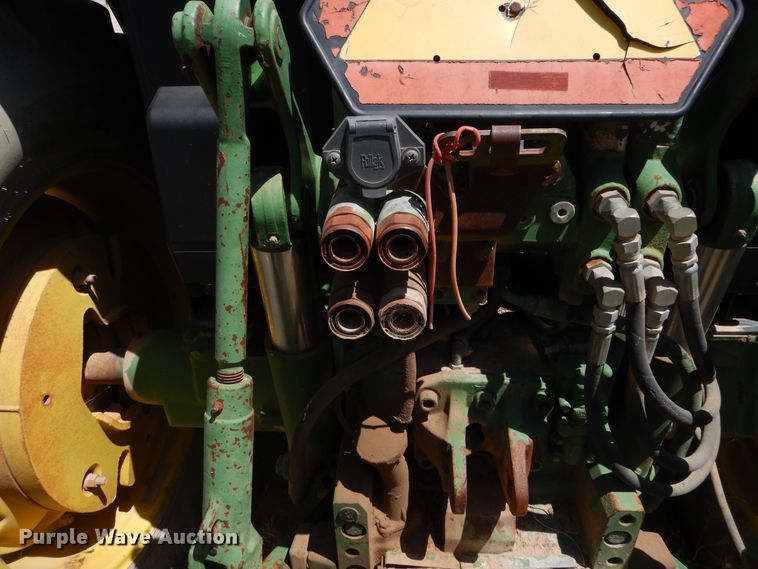 image for item HV9221 1995 John Deere 6400  tractor