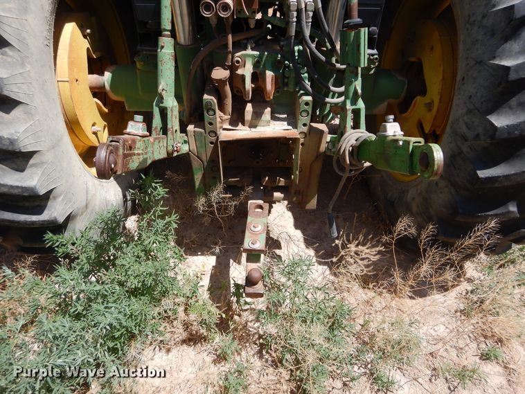 image for item HV9221 1995 John Deere 6400  tractor