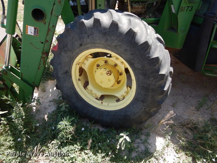 image for item HV9221 1995 John Deere 6400  tractor