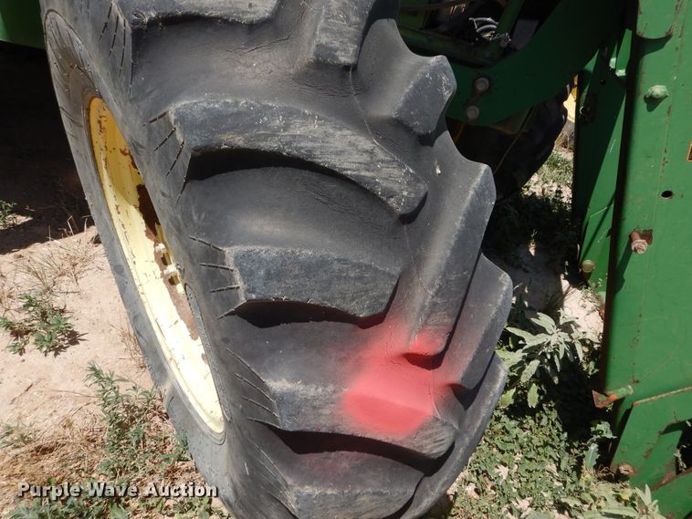 image for item HV9221 1995 John Deere 6400  tractor