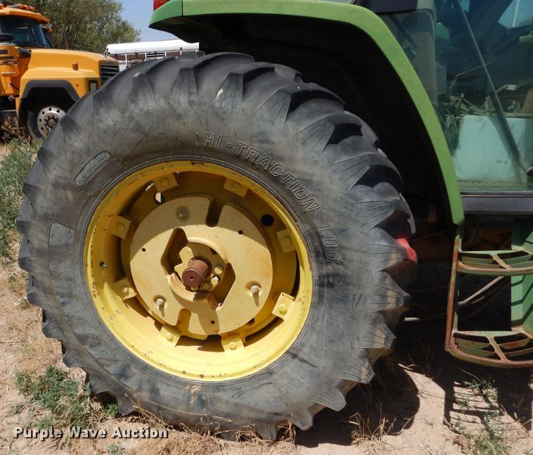 image for item HV9221 1995 John Deere 6400  tractor