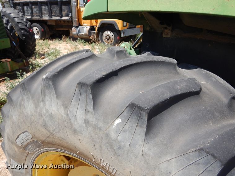 image for item HV9221 1995 John Deere 6400  tractor