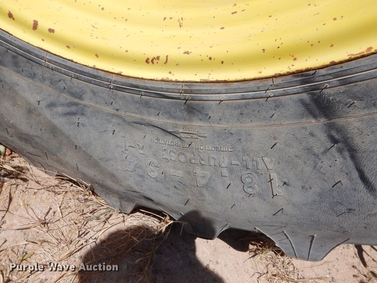 image for item HV9221 1995 John Deere 6400  tractor